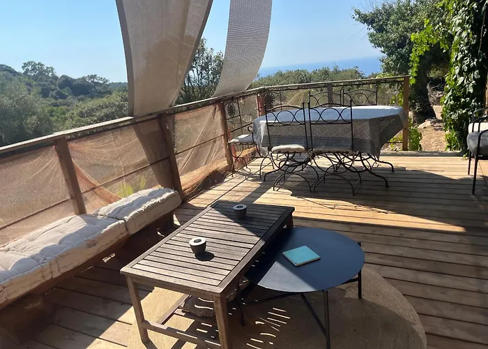 Maison Typique Corse Ecologique